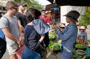 Hoi An Walking Tour and Cooking Class