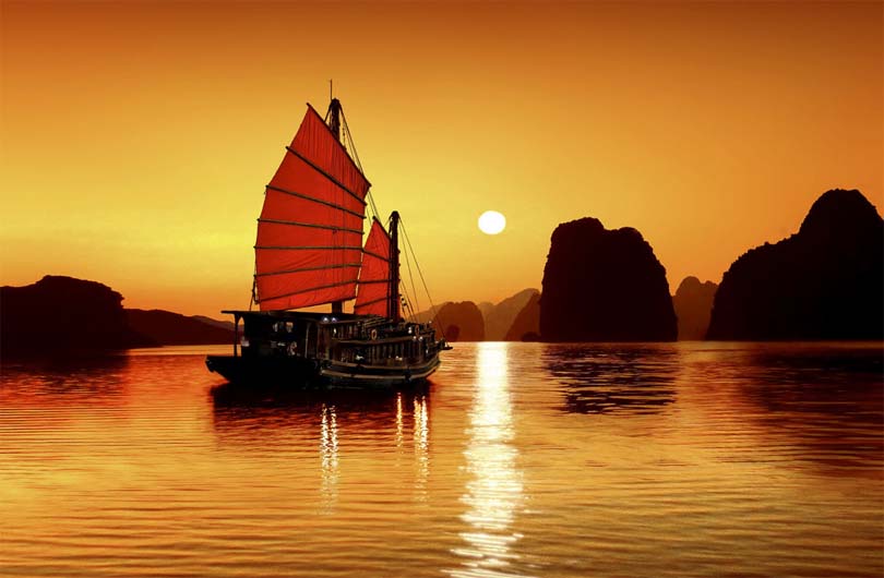 Halong Bay Overnight Junk Boat Cruise
