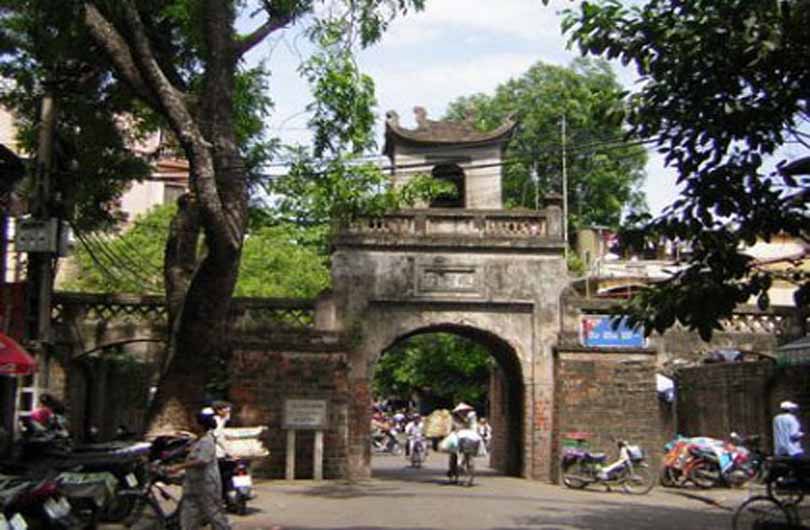 Hanoi and Ancient Ceramic Village Bat Trang