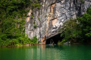 Vinh Moc Tunnels and Phong Nha Cave
